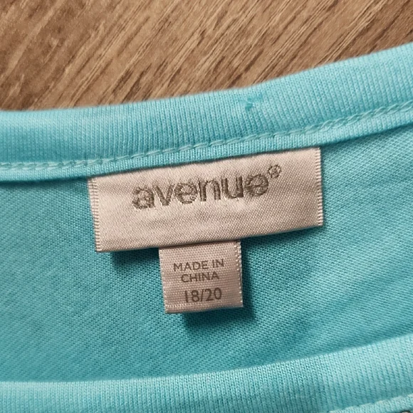 Avenue Blue Relaxed  Size 18/ 20  T-Shirt Short Sleeve V Neck - Picture 8 of 10